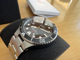 Outsiders Revolution 42mm. Guter Zustand.