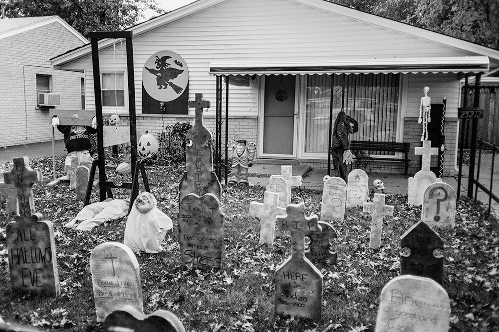Libri: Cameron Jamie - Front Lawn Funerals #Horror #Halloween – Usato da Aarau venduto da Pearlz