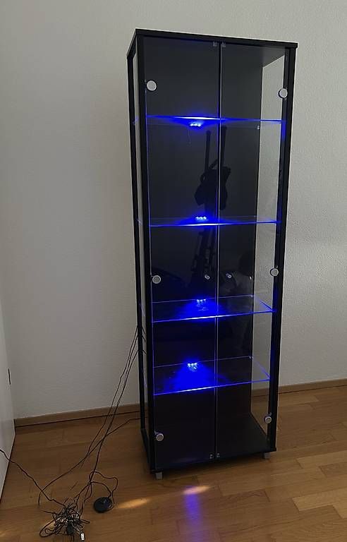 Vitrinen: Vitrine mit Lichtfunktion – Gebraucht aus Weisslingen von seat_driver 1