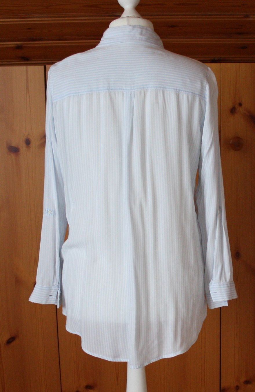 Camicette: Bluse Langarm blau - weiss Gr. L – Usato da Flüelen venduto da Diversicum-Curvy 6