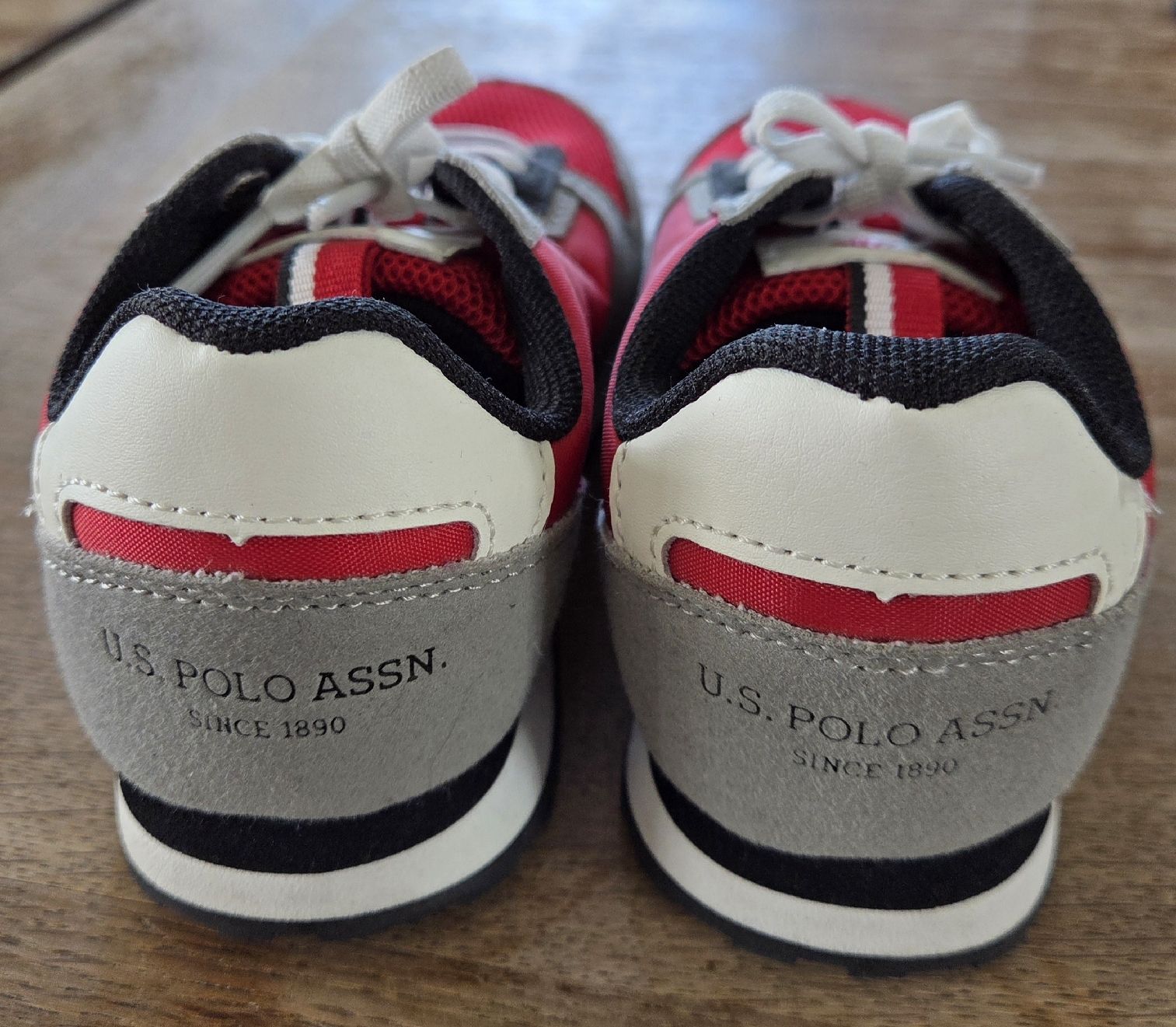 US Polo Schuhe für Jungen: Neue U.S. Polo Assn. Sneaker low. Gr. 25 – Neu und originalverpackt aus Fraubrunnen von amaree313 1