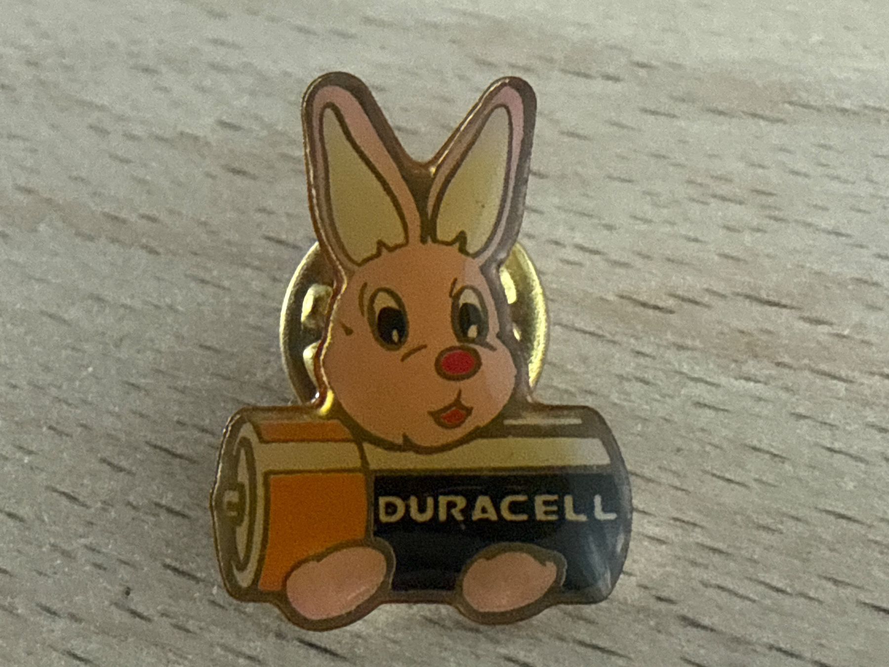 Placchette & Badge: Pin Duracell Batterien – Usato da Glattbrugg venduto da Schweigmatt
