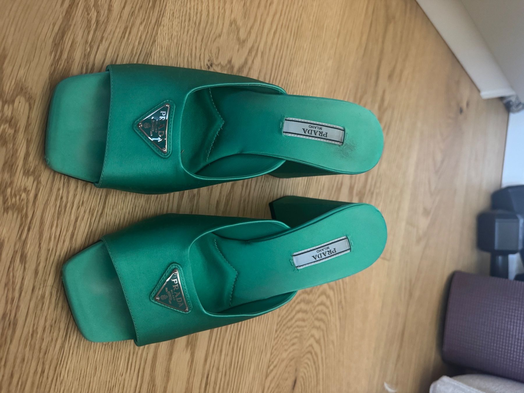 Prada Damenschuhe: Prada Schuhe – Gebraucht aus Reinach AG von MineD 3