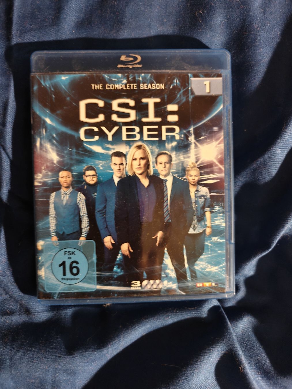 Tutti i DVDs: CSI: Cyber Staffel 1 deutsch Bluray – Nuovo (secondo la descrizione) da Schwerzenbach venduto da Salamon33