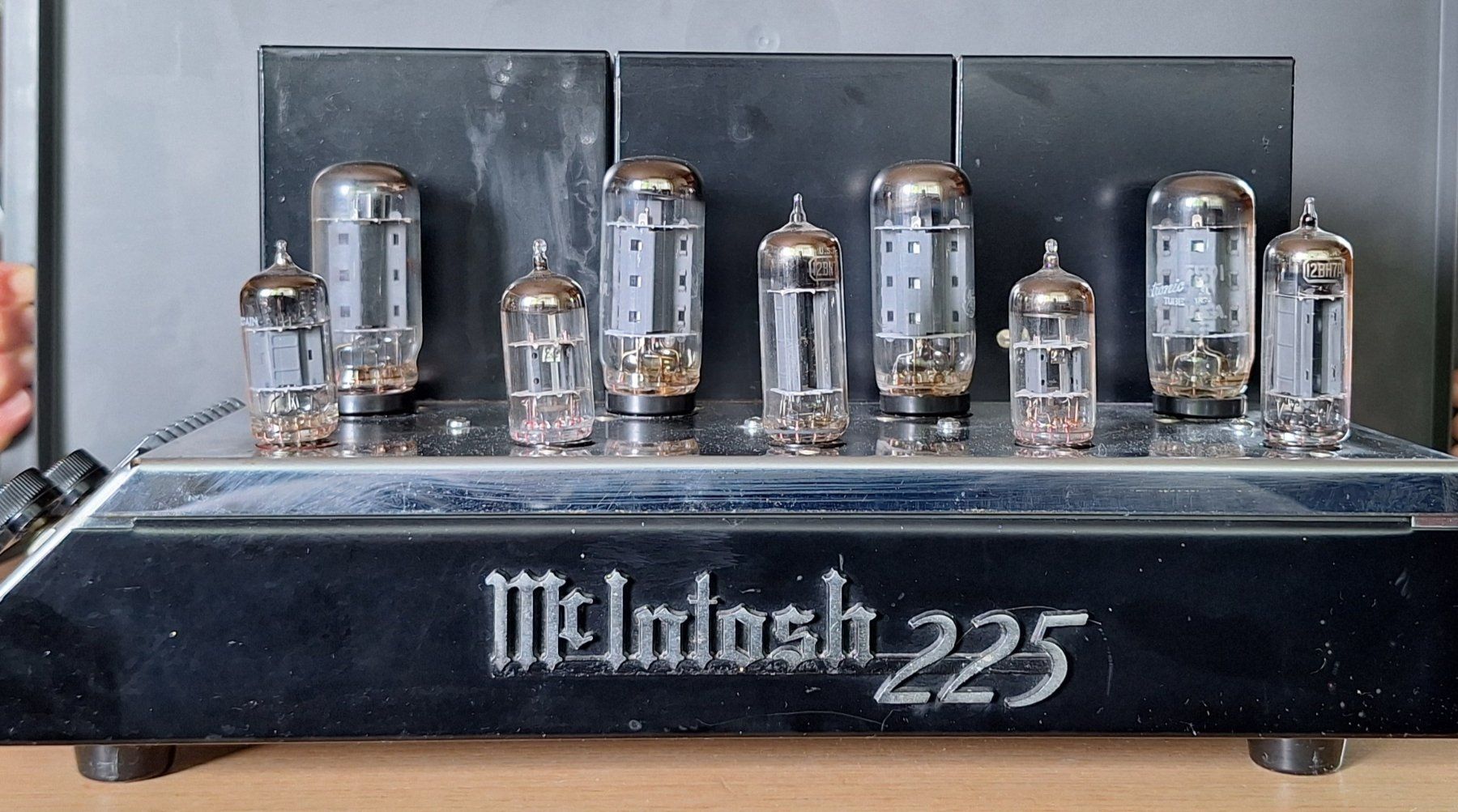 McIntosh Verstärker: McIntosh MC225 Stereo – Gebraucht aus Mühlethurnen von Landhockeyelvis