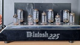 McIntosh MC225 Stereo