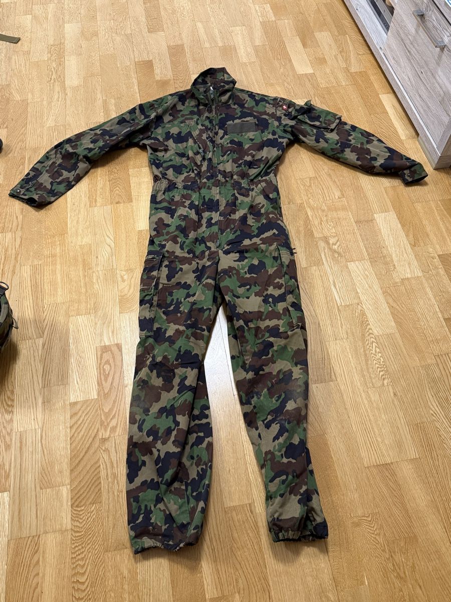 Schweizer Armee Uniformen: Tatz combinaison armée suisse  – Gebraucht aus Lausanne von ene_yf7n 1
