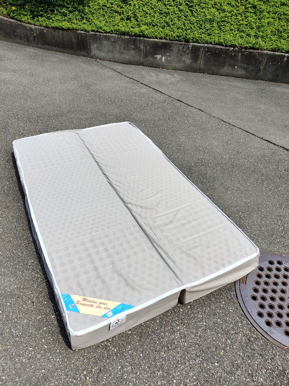 Matelas: Matratze 120x190 klappbar – D'occasion à Steffisburg par kistlerst