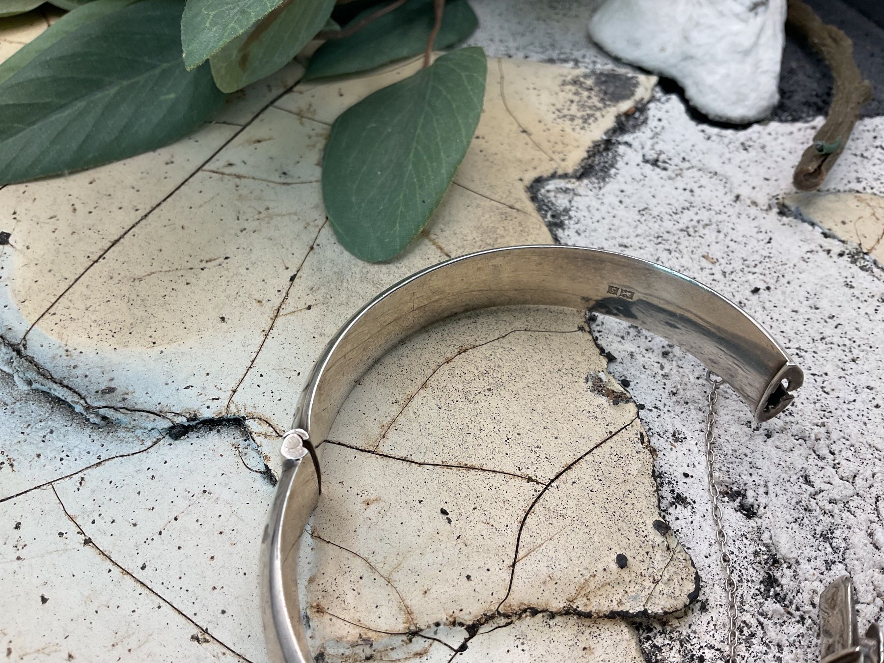 Bracciali & Braccialetti: Vintage Armreif ziseliert – Usato da Luzern venduto da S.Kern01 4