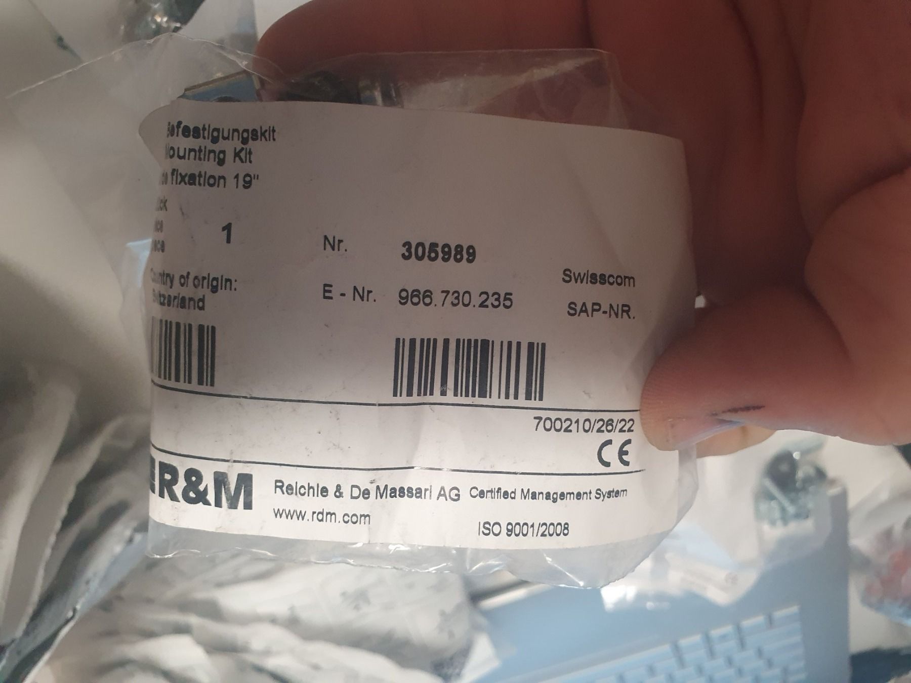 Sonstiges Zubehör: 4xMutterSchraube RDM Befestigungskit 19" Rack M6 Käfigmutter – Neu und originalverpackt aus Zürich von Alibaba1234 3