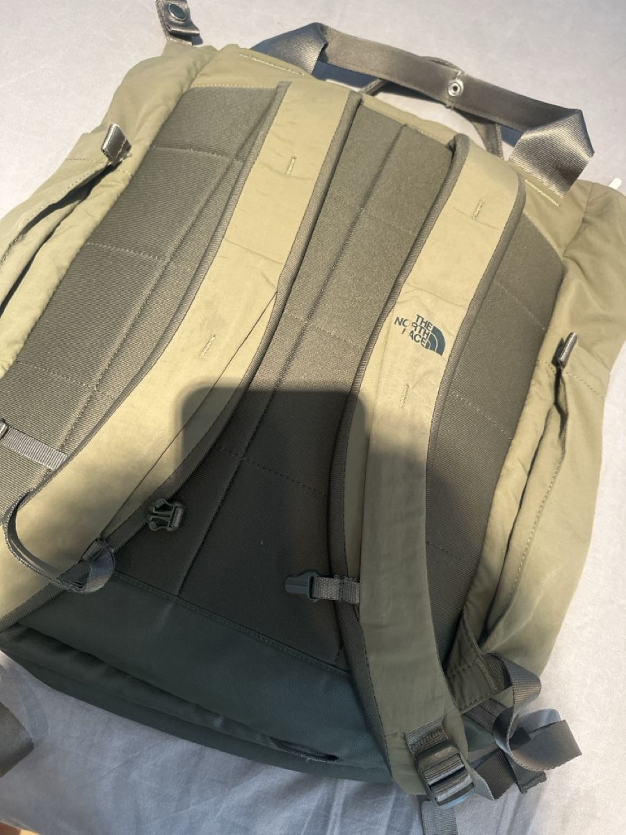 North Face Zaini: The North Face Face Never Stop Rucksack 26L – Usato da Bassersdorf venduto da Ayumiyamaguchi 4