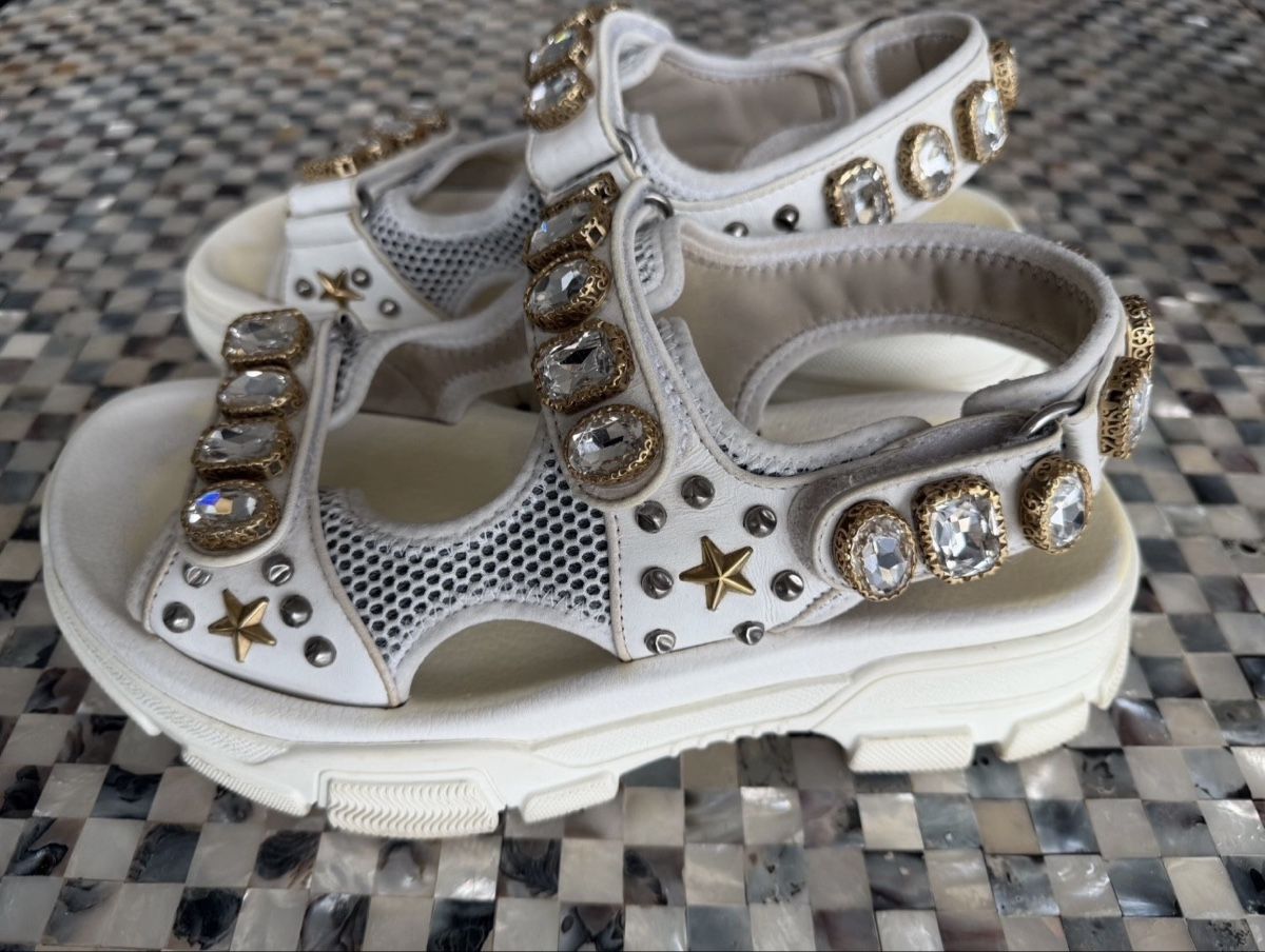 Gucci Scarpe da donna: Gucci Aguru crystal sandals  – Usato da Lausanne venduto da Loyal_8 9
