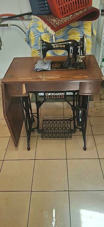 Machines à coudre: Macchina da cucire  – D'occasion à Castagnola par cri_hc5k