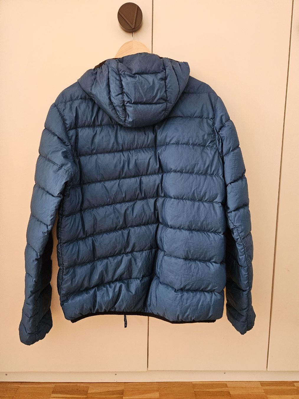 Jack Wolfskin Vestes: Jack Wolfskin Downjacke – D'occasion à Thun par danbr 2