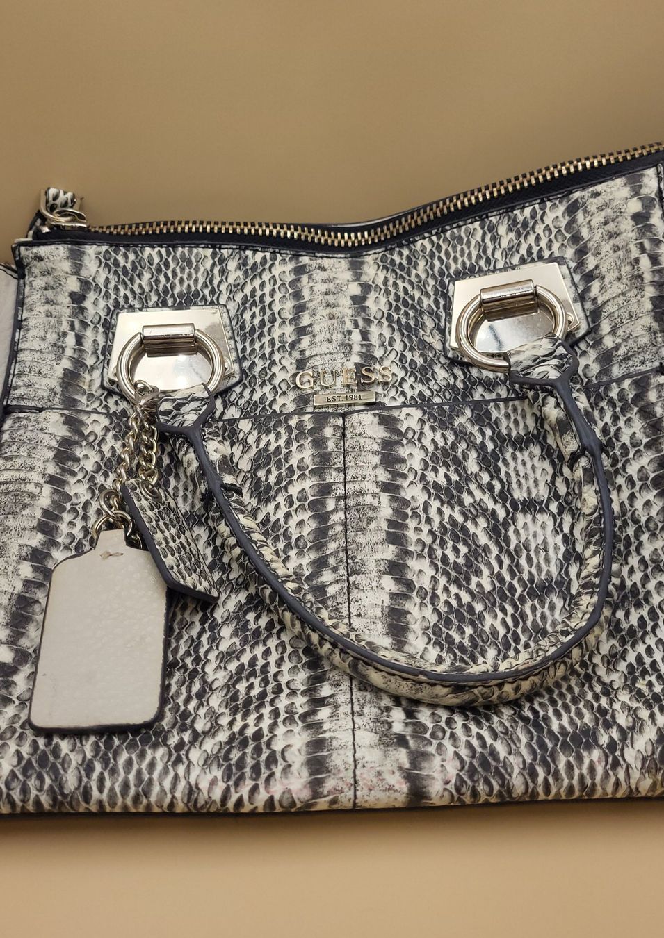 Guess Borse da donna: GUESS Handtasche – Usato da Wald ZH venduto da SwissPawnshop 3