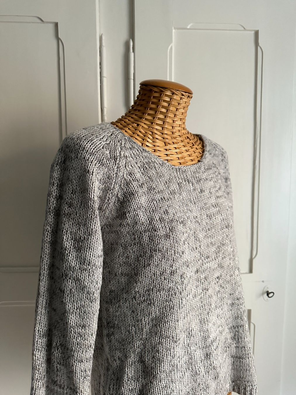Stradivarius Pullover & Sweatshirts: STRADIVARIUS - Strickpullover hellgrau meliert M – Gebraucht aus Zürich von Diazaio 1