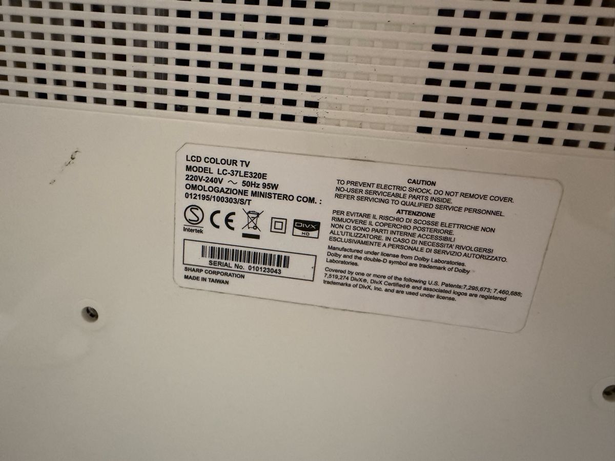 Televisori: Sharp Aquos LC-37LE320E LCD Colour TV 37 inch used – Usato da Schlieren venduto da per_z87z 3