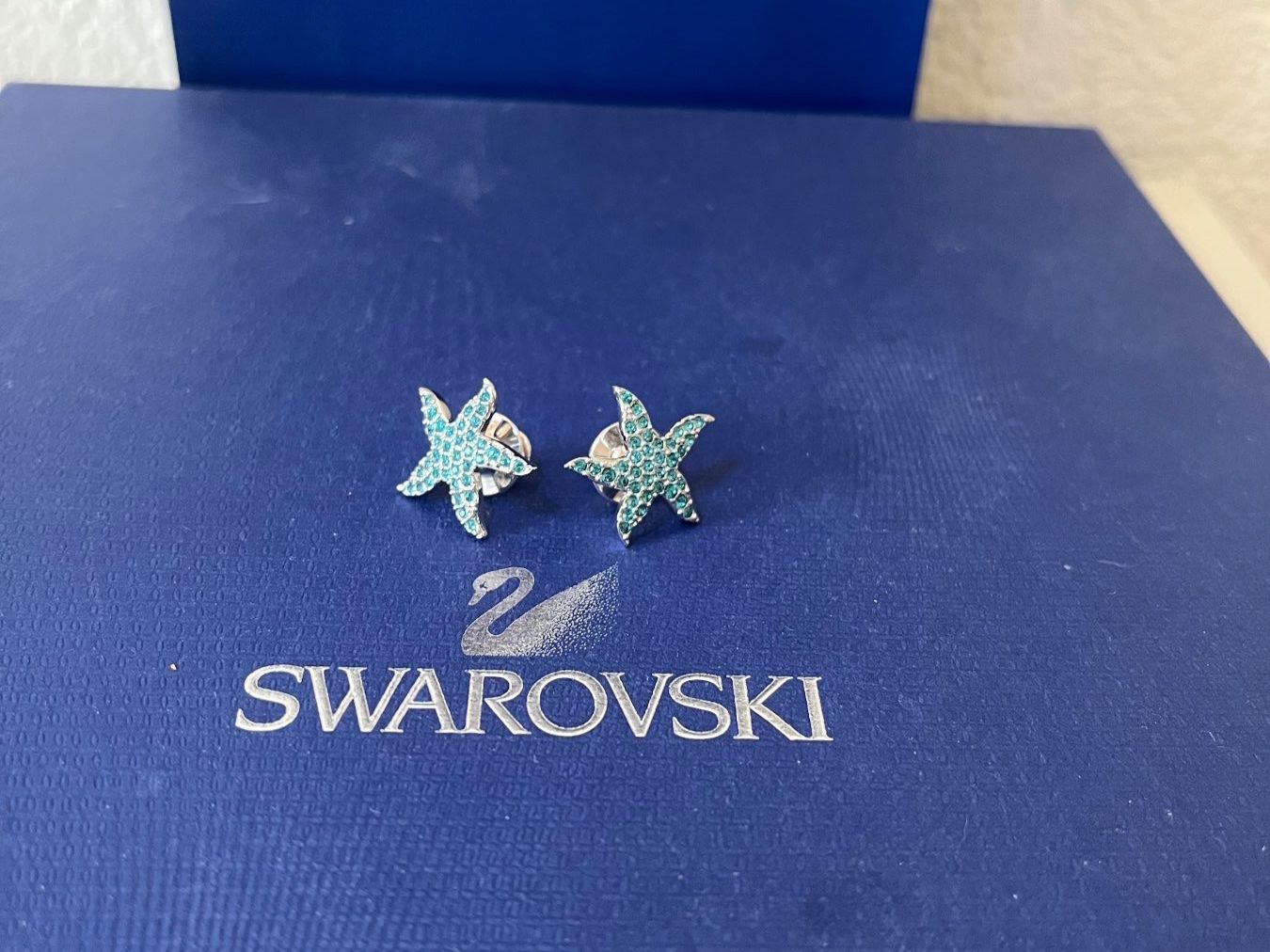 Swarovski Spille & Fermagli: Swarovski 2 Broschen original – Nuovo (secondo la descrizione) da Kirchleerau venduto da Dalmi220 1