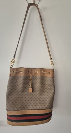 Sac seau vintage Gucci, motif GG iconique,