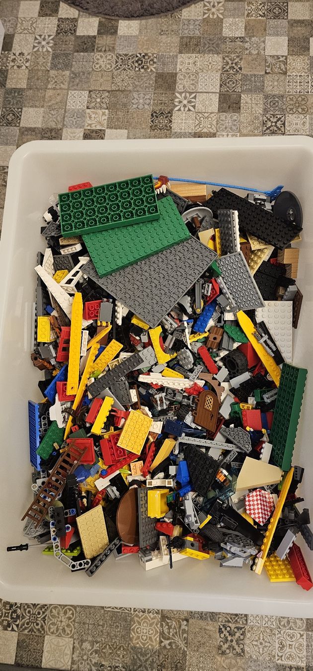 Lego Giocattoli: 16 kg LEGO Sammlung – Usato da Bäretswil venduto da ema_b7vf