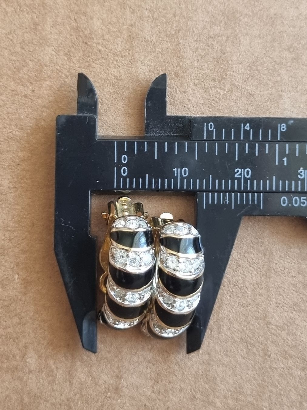 Ohrringe & -stecker: Elegante Ohrclips, schwarz/goldfarben  – Gebraucht aus Schaffhausen von Leveron13 3
