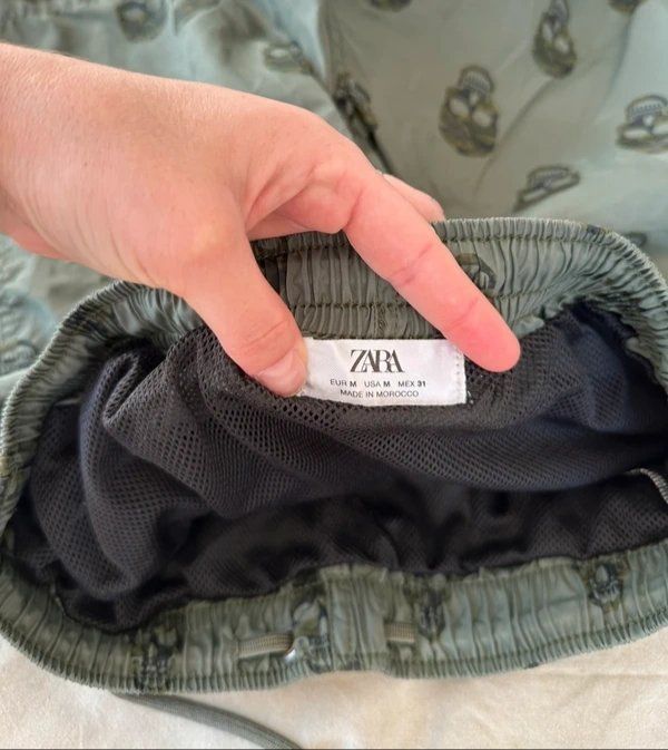Zara Costumi da bagno: Zara Badehose Grösse M Versand 2 Franken – Nuovo (secondo la descrizione) da Basel venduto da RobertoMansella84 1