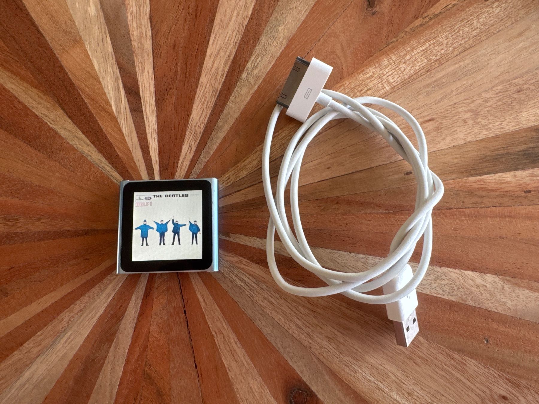 Apple Lecteur media portable: iPod nano 6 Silber 8GB mit Ladekabel – D'occasion à St. Gallen par hae_6rmh 1