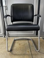 Xantos (X560) von Interstuhl stapelbarer Freischwinger Leder
