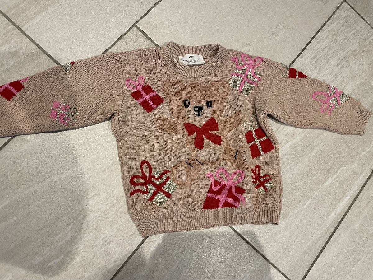 H&M Pullover & Sweatshirts: Weihnachtspullover 98/104 – Gebraucht aus Ennetbaden von Mentos07