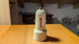 Skross Kfz-Ladegerät USB-C und USB-A weiss