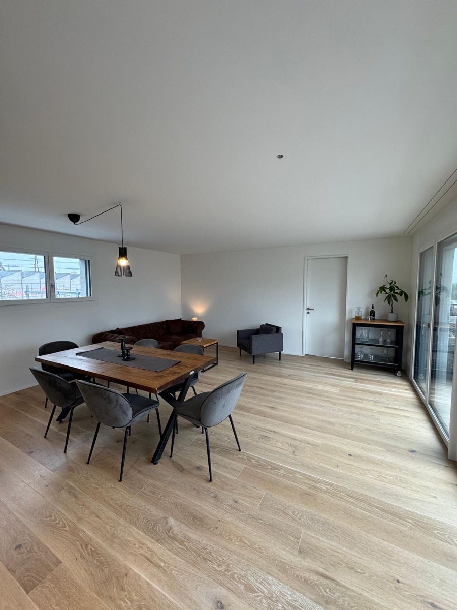 Set de table et chaises: Esstisch mit Stühlen im Set – D'occasion à Zürich par gei_9zdl 2