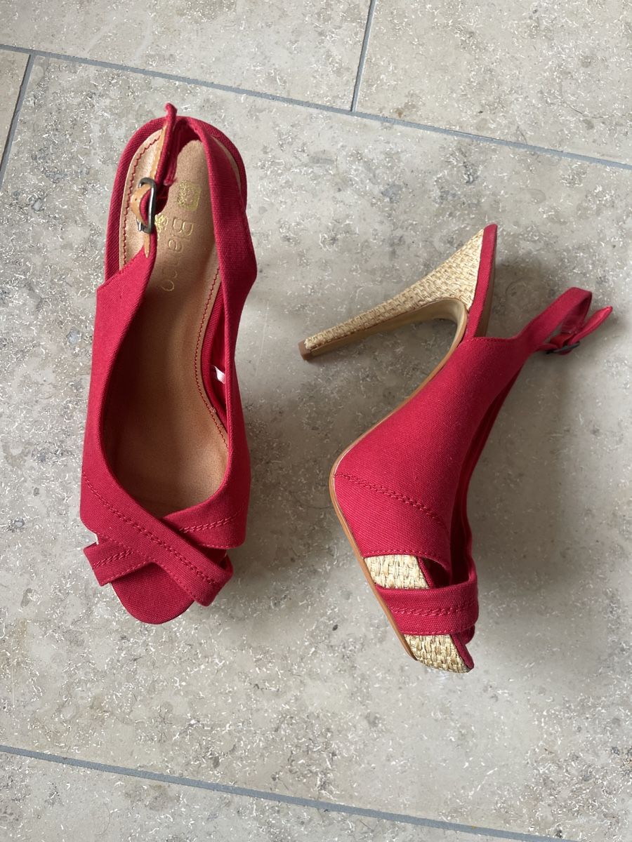 Scarpe da donna: Rote Pumps von Blanco Shoes – Usato da Zürich venduto da liz_22fd