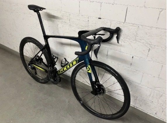 Scott Biciclette: SCOTT Frameset, Foil Premium, disc Team - Top Zustand – Nuovo (secondo la descrizione) da Neerach venduto da lin_2k7j 1