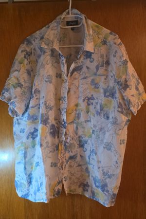 Chemise à manches courtes à fleurs taille 52