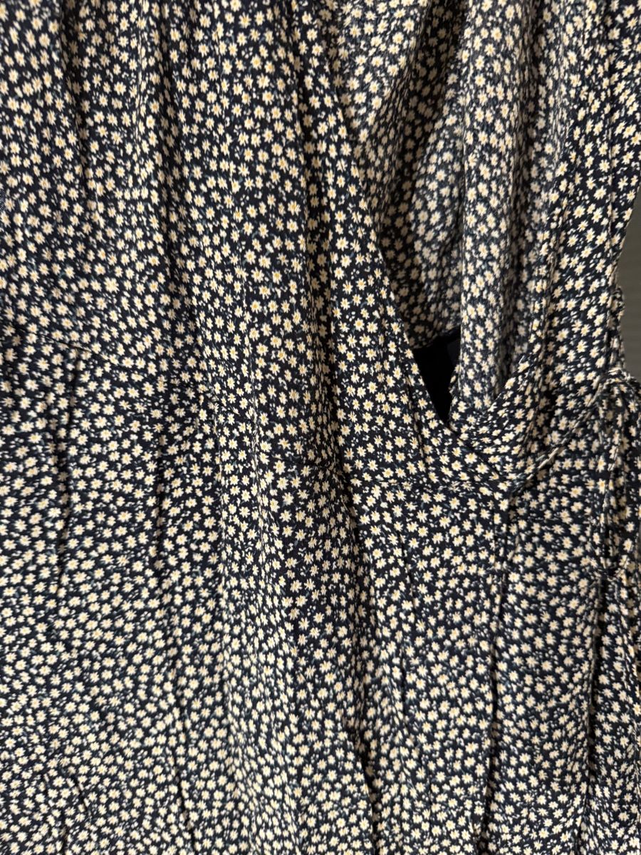 H&M Vestiti: 90ies Buttermom Wickelkleid mit Gänseblümchen – Usato da Basel venduto da rara1989 1