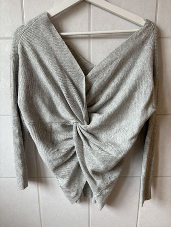 Trendiger Strickpullover mit Knoten-Detail, Grösse 34