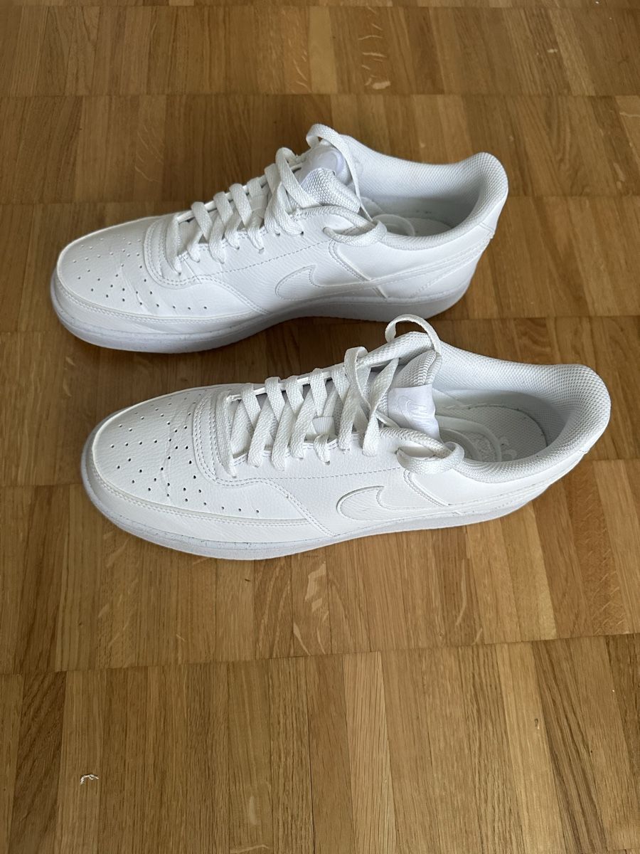 Nike Scarpe da uomo: Nike Lederschuhe Gr.45 weiss – Nuovo (secondo la descrizione) da Adliswil venduto da Michi93 1