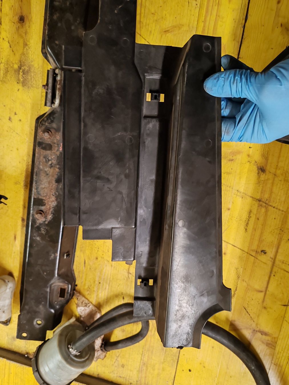 Alle Autoersatzteile: 701915445A Batterieabdeckung T4 – Gebraucht aus Ennenda von ale_xts5