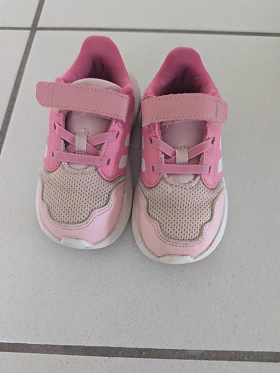 Scarpe per ragazze: Sneakers Schuhe Grösse 24 – Usato da Arlesheim venduto da jaus01 2