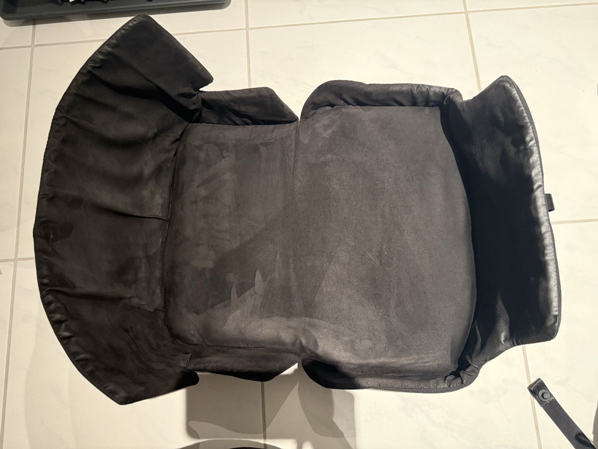 Cucce & Letti: 4pets Caree Transportbox inkl. Isofix Adapter – Nuovo (secondo la descrizione) da Bronschhofen venduto da SwEeThEaRt_91 2