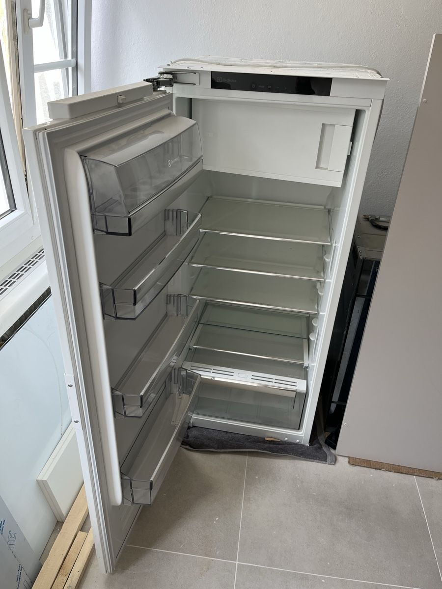 Electrolux Frigoriferi: Electrolux IK245SL Einbaukühlschrank – Usato da St. Gallen venduto da Allu90er 1