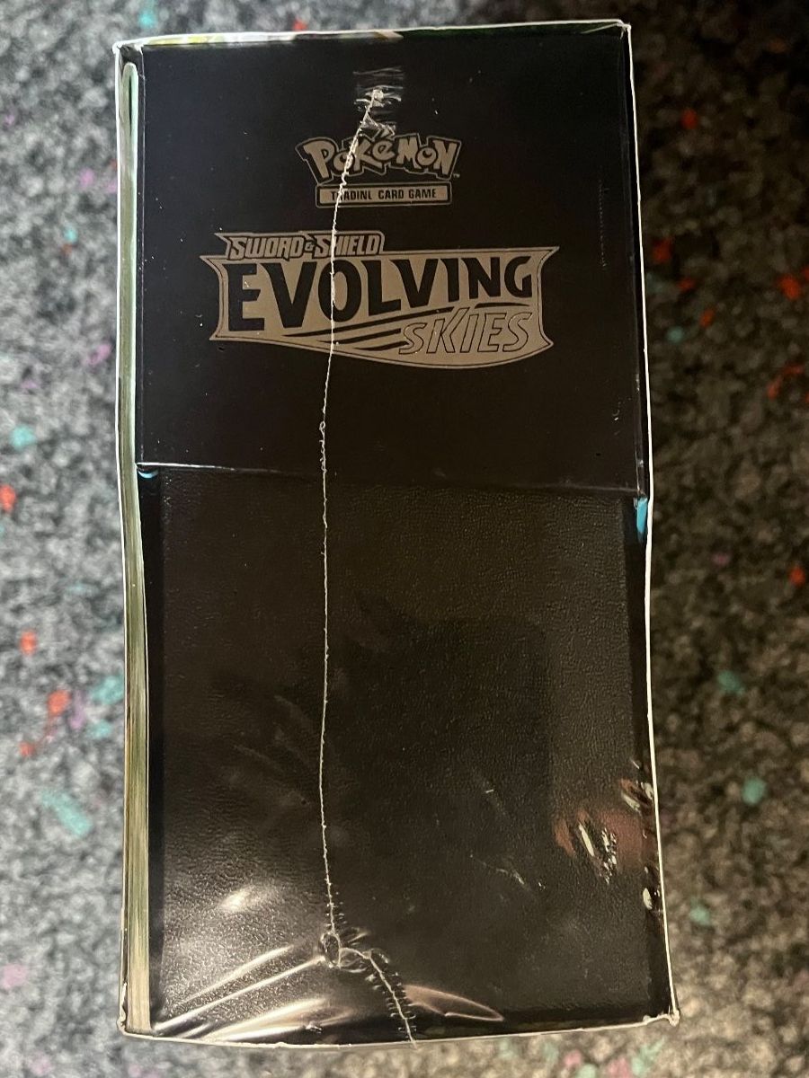 Pokémon Carte collezionabili: Pokemon Evolving Skies Elite Trainer Box ETB – Nuovo e nell'imballaggio originale da St. Niklaus VS venduto da tru_vj5x 3