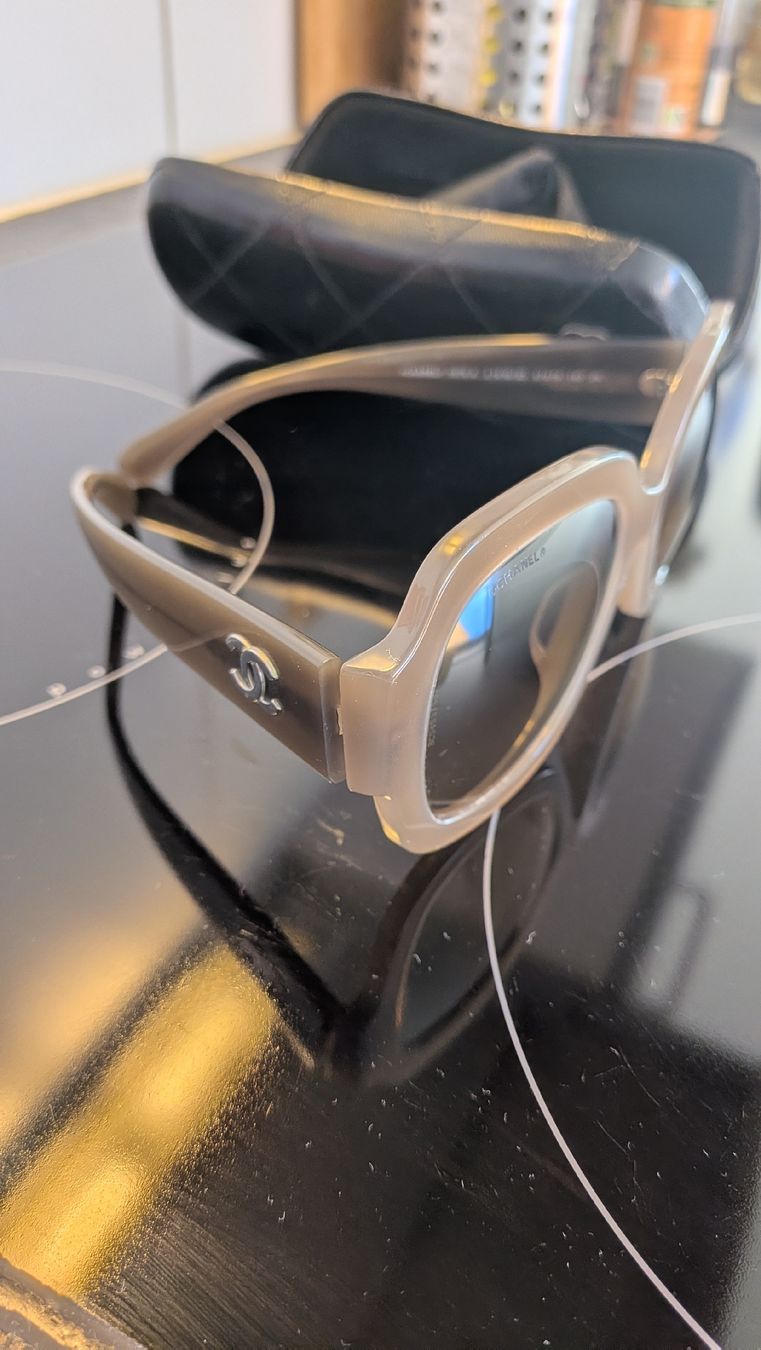 Chanel Brillen & Gläser: Chanel Sunglasses Brown with Case used condition – Gebraucht aus Zürich von yan_8lg2 1