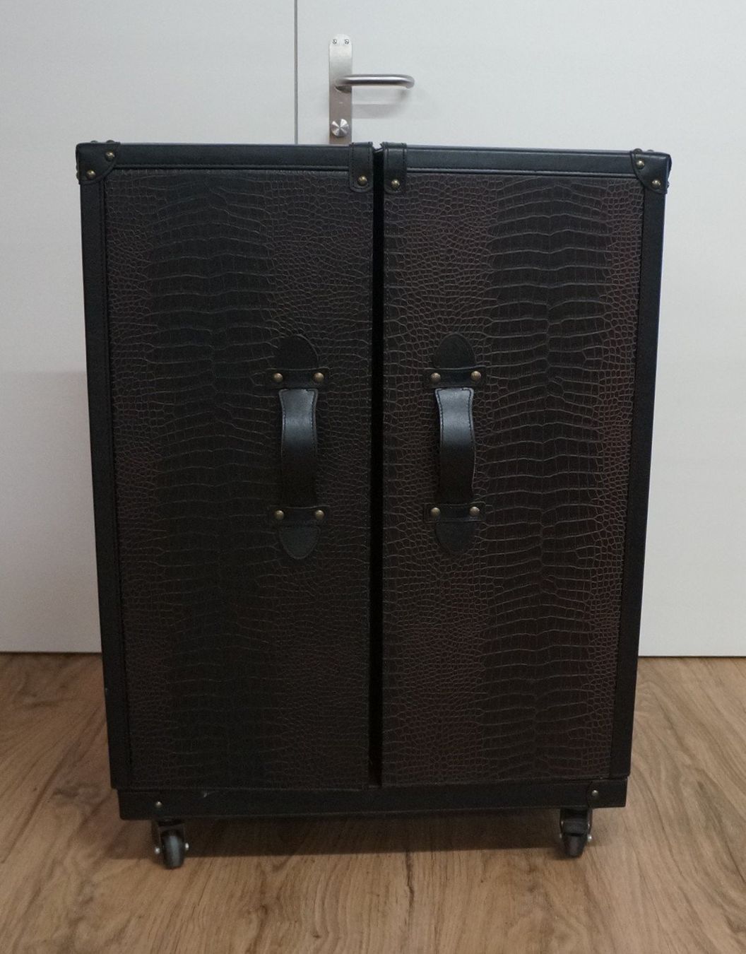 Kare Armadi: Barschrank Globetrotter Medium Karedesign – Usato da Basel venduto da bk_brockibasel 1