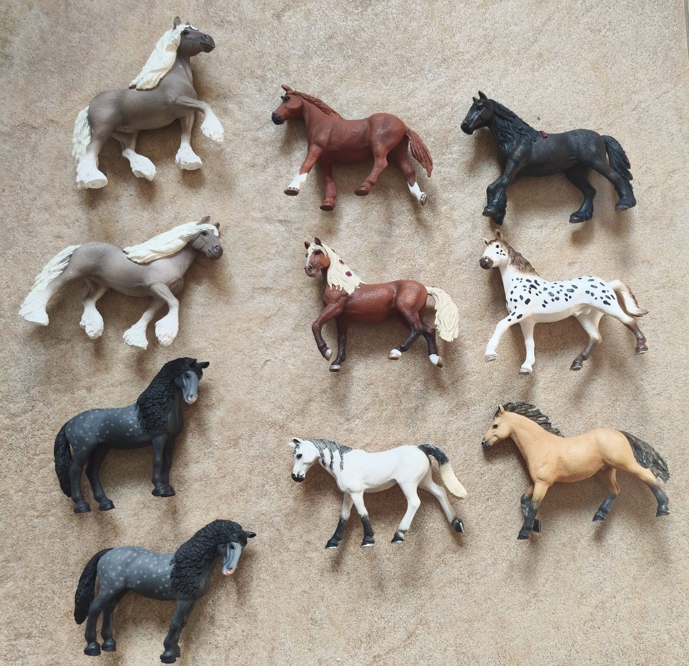Schleich Spielzeuge: Schleich Pferde Set 10 Figuren – Gebraucht aus Luzern von markus82