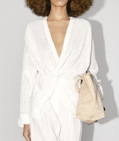 Strukturhemd aus Leinen von Massimo Dutti. 