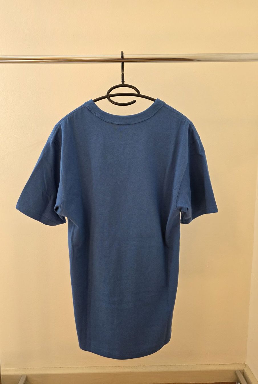 Nike T-shirt: Blaues T-Shirt Nike – Nuovo (secondo la descrizione) da Rothenfluh venduto da sel_j856 1
