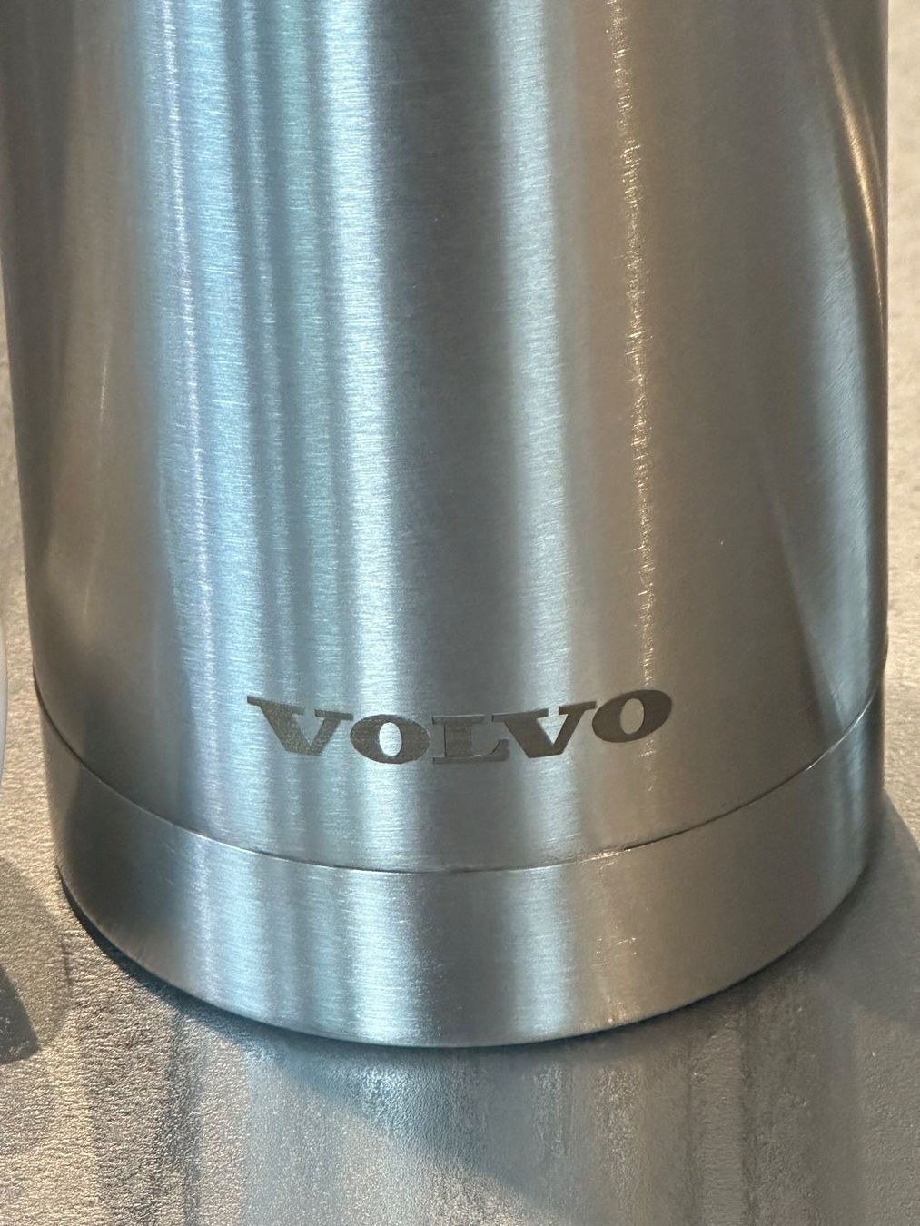 Gourdes & Thermos: Neue "VOLVO" Thermosflasche – Neuf avec emballage d'origine à Untersiggenthal par Laterne62 1