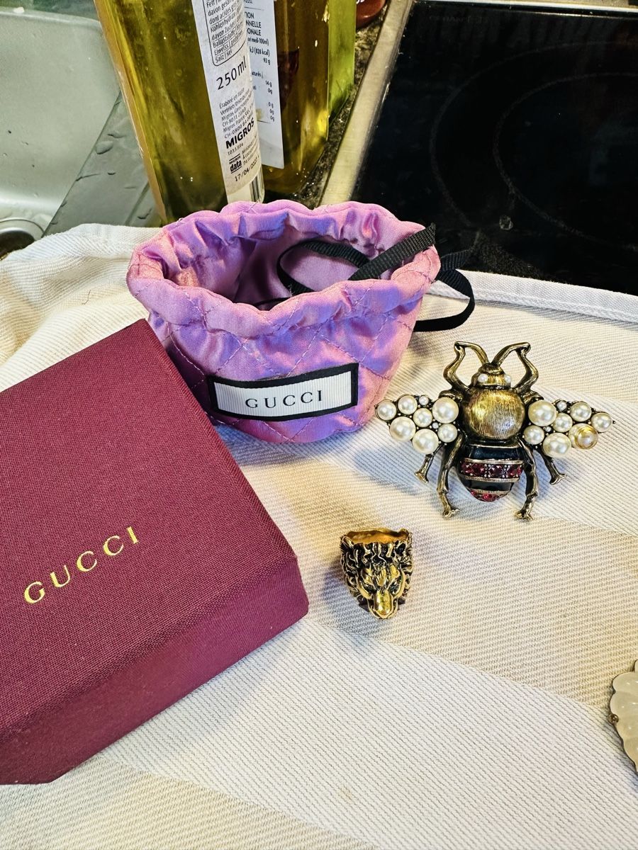 Gucci Ringe: Original Gucci Doppelring Bee Ring mit Box & Dustbag – Neu (gemäss Beschreibung) aus Thalwil von vir_8f2m 2