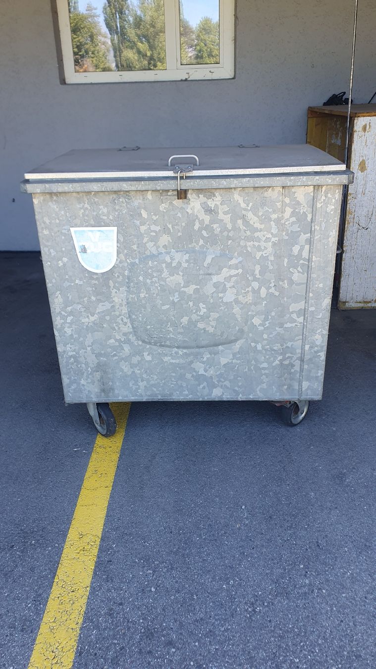 Sonstiges für Büro & Gewerbe: Metallcontainer auf Rollen verzinkt, – Gebraucht aus Maienfeld von RobofixAG